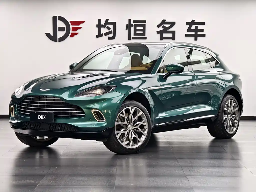 Aston Martin DBX — фото 1