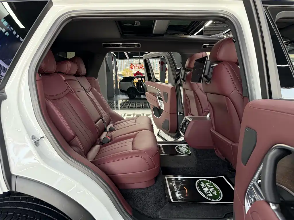Land Rover Range Rover 2023 — фото 12