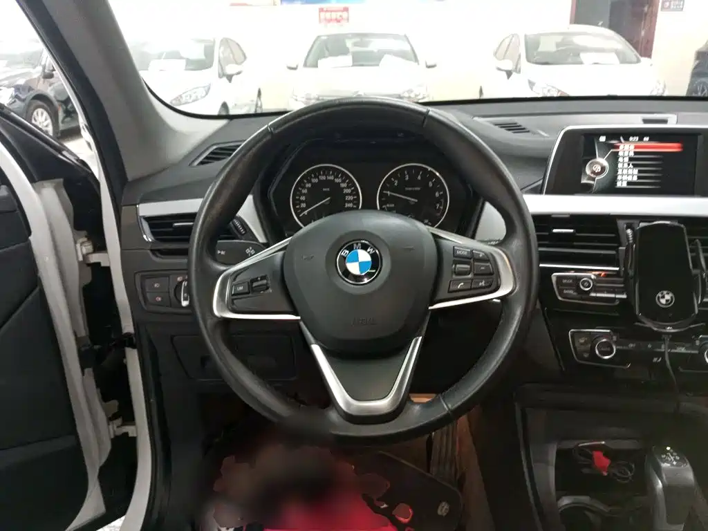 BMW X1 2017 — фото 7