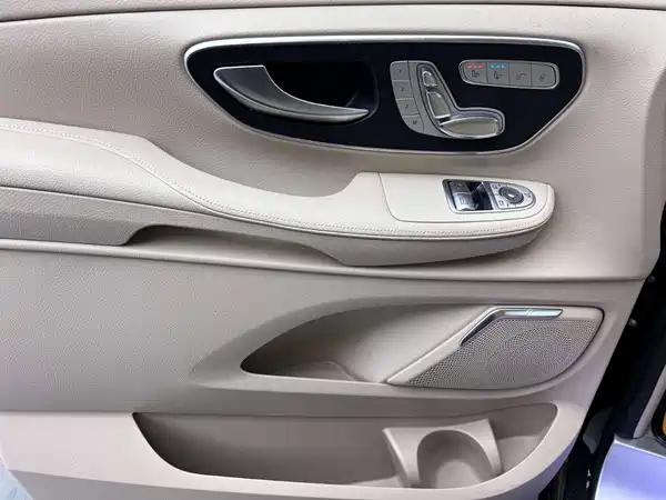 Mercedes-Benz V-Class 2023