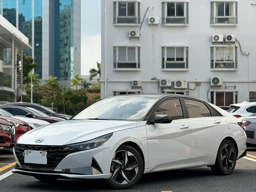 Hyundai Elantra 2021