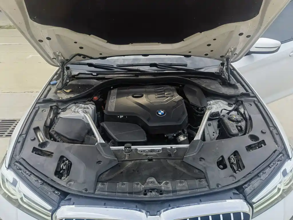 BMW 5 Series 2023 — фото 16