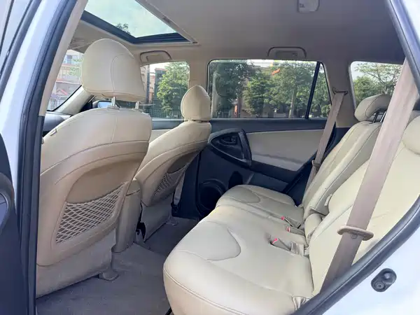 Toyota RAV4 2012