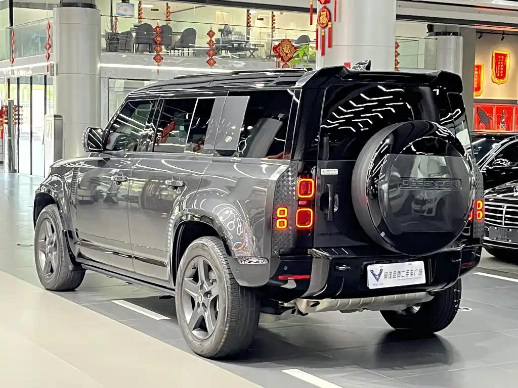 Land Rover Defender 2024 — фото 9