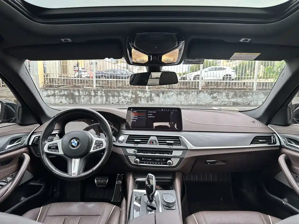 BMW 5 Series 2022 — фото 12