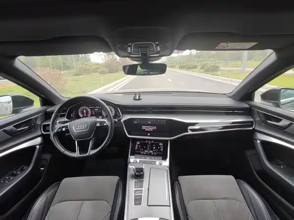 Audi A6L 2022