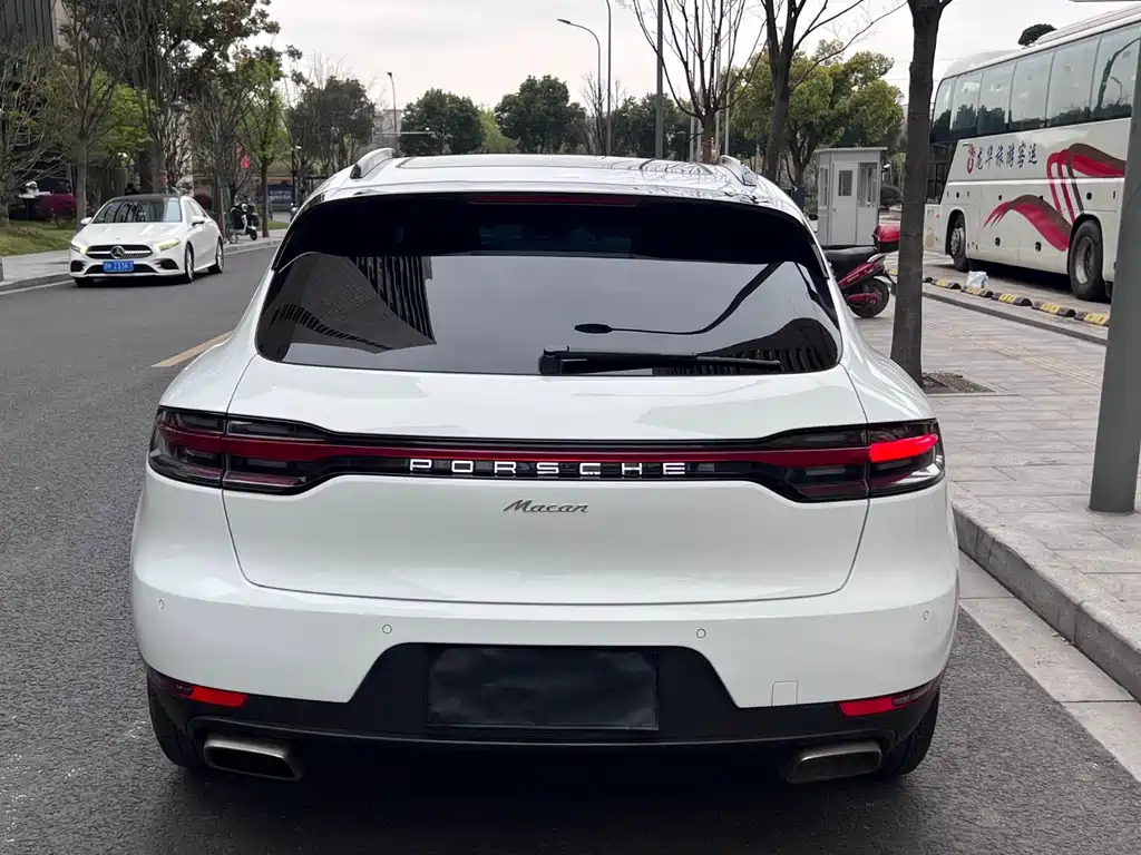 Porsche Macan 2019 — фото 10