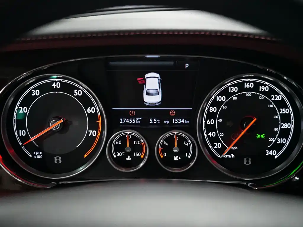 Bentley Flying Spur 2014 — фото 12