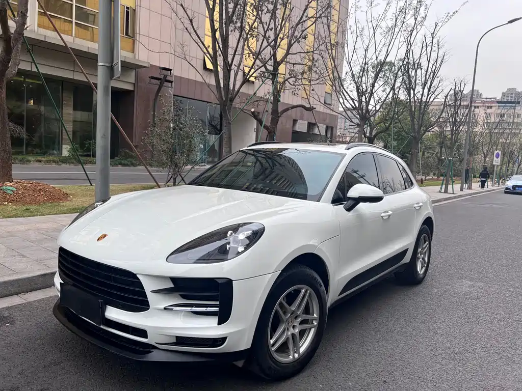 Porsche Macan 2019 — фото 1