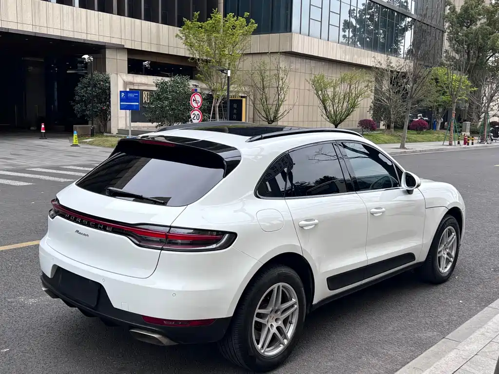 Porsche Macan 2019 — фото 8