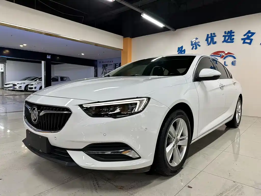 Buick Regal 2018 — фото 1