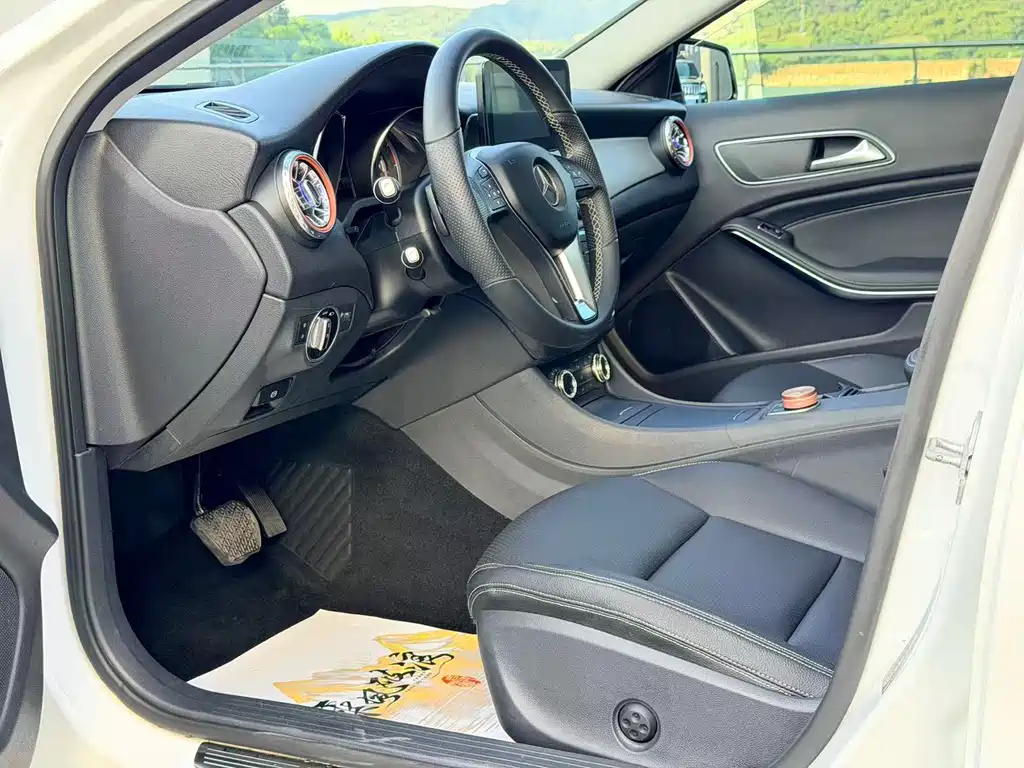 Mercedes-Benz GLA 2016 — фото 15