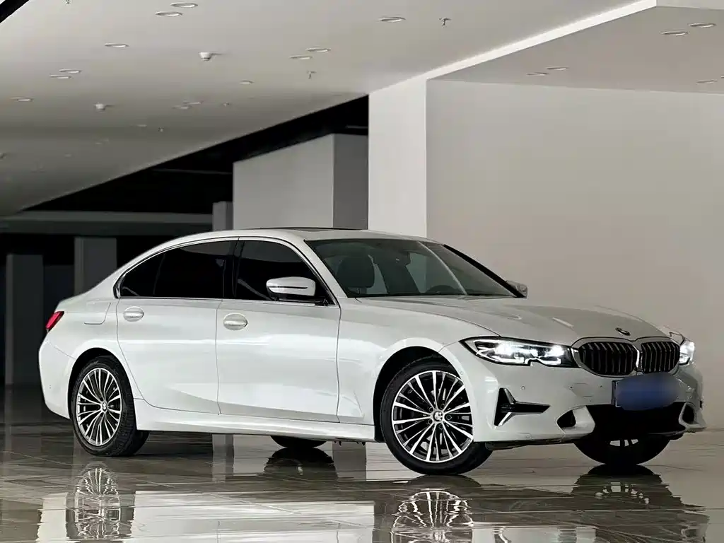 BMW 3 Series 2019 — фото 3
