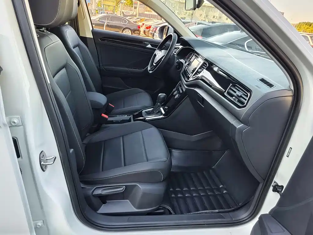 Volkswagen T-Roc 2019 — фото 17
