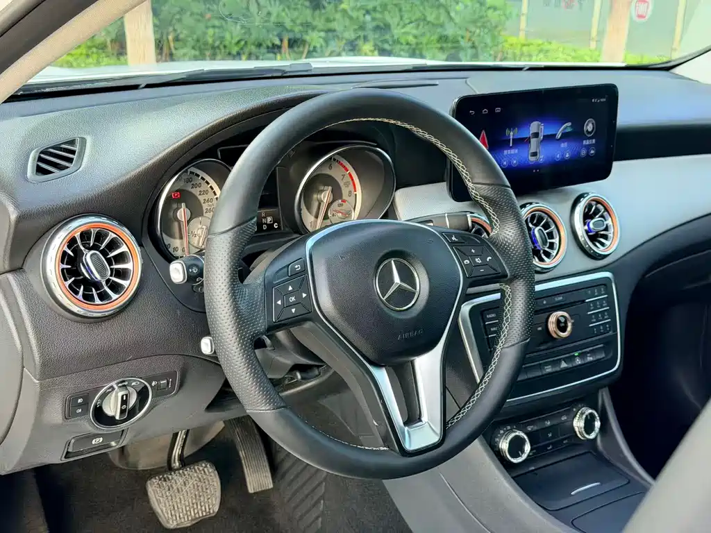 Mercedes-Benz GLA 2016 — фото 13