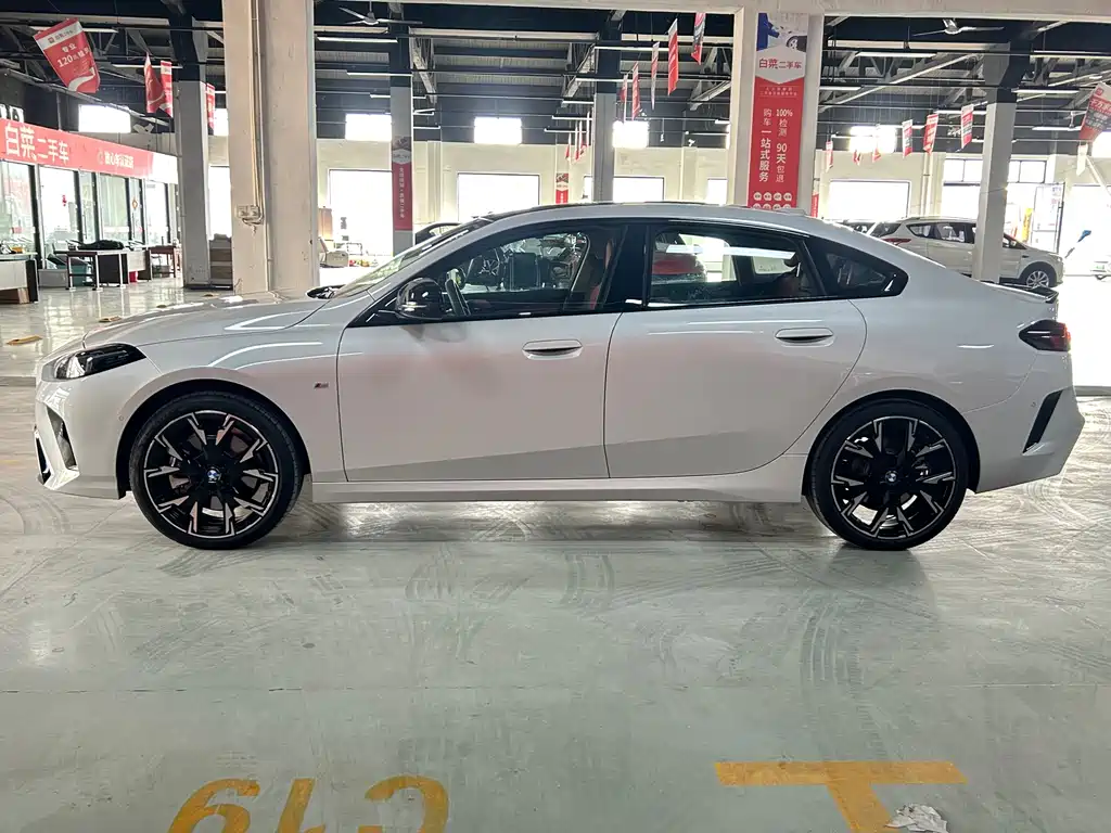 BMW 2 Series 2025 — фото 16