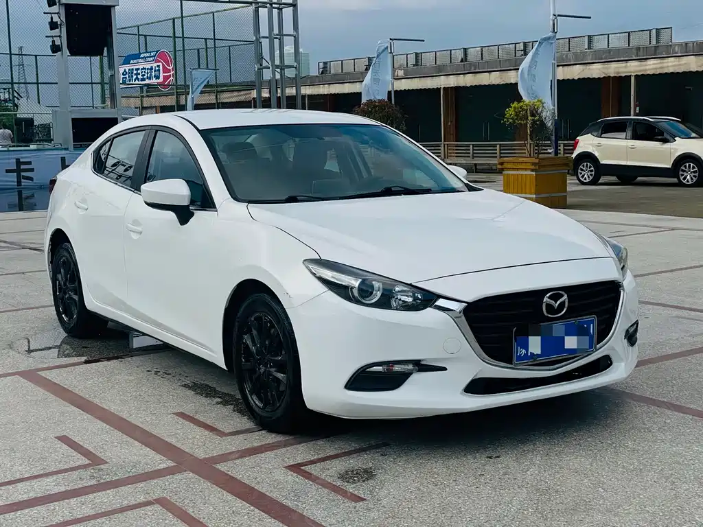 Mazda 3 Axela 2018 — фото 3