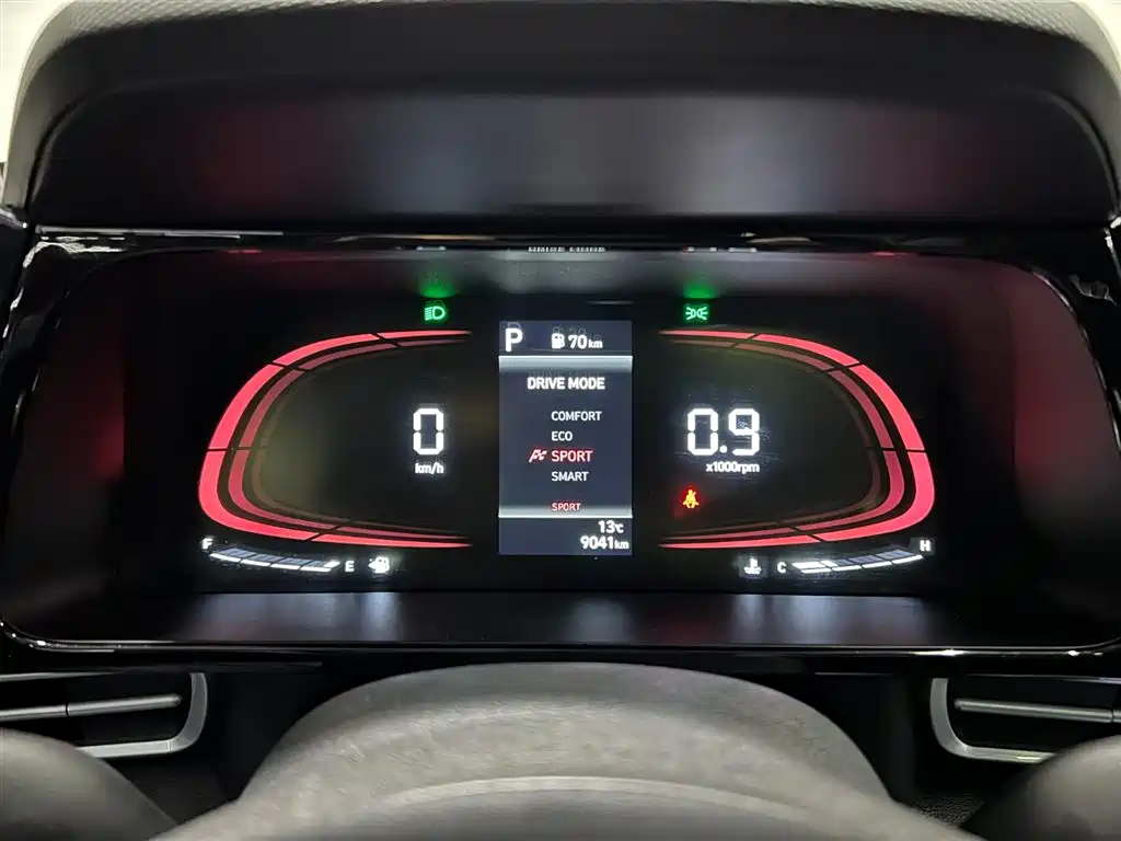 Hyundai Elantra 2025 — фото 17
