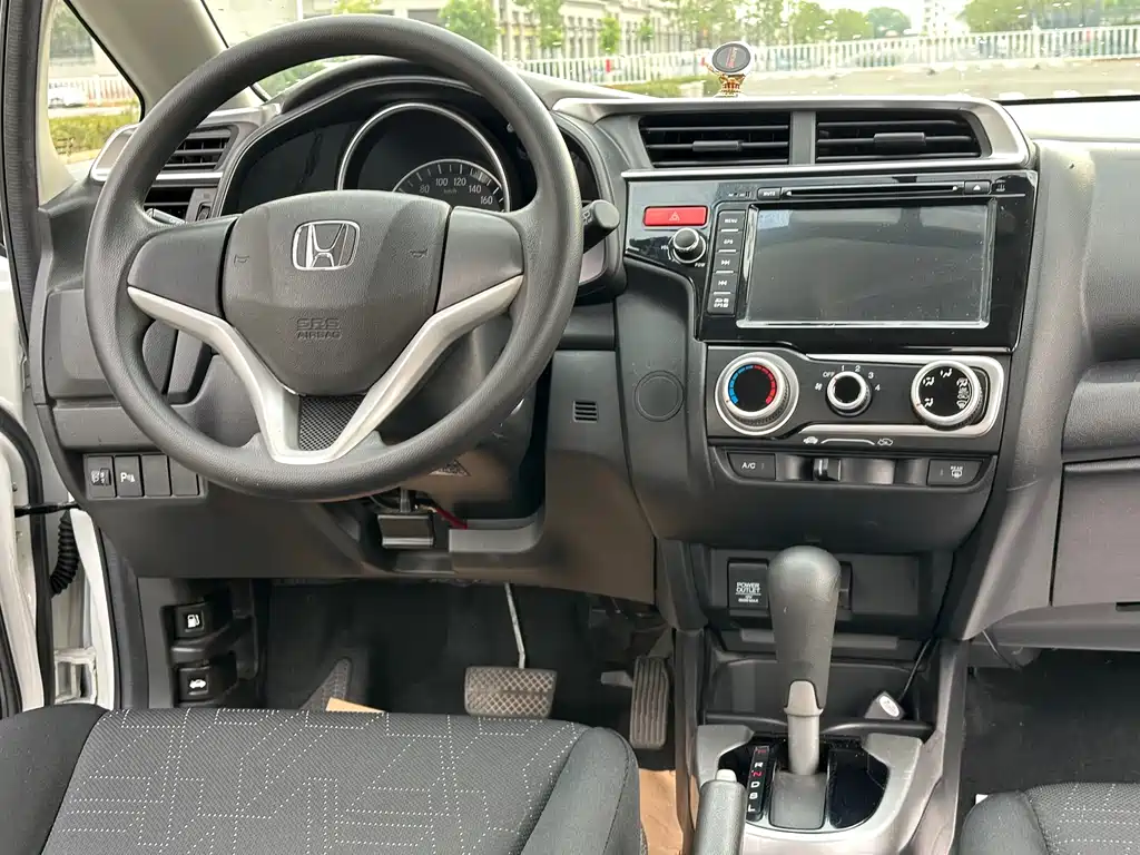 Honda Fit 2015 — фото 11