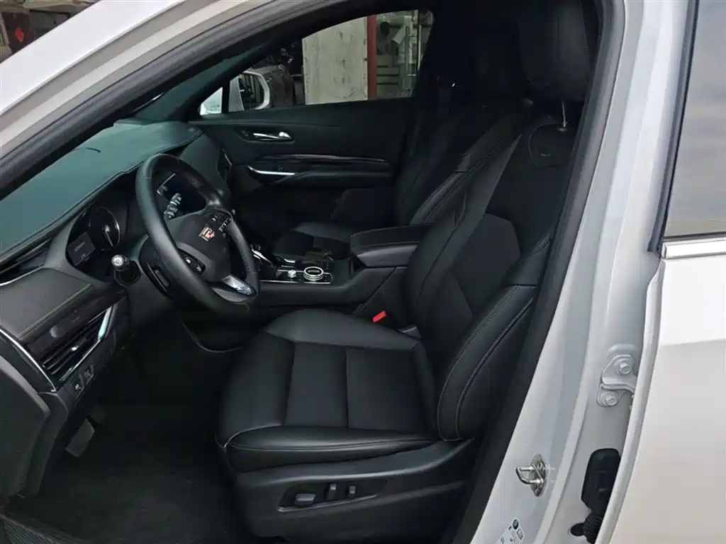 Cadillac XT4 2020 — фото 15