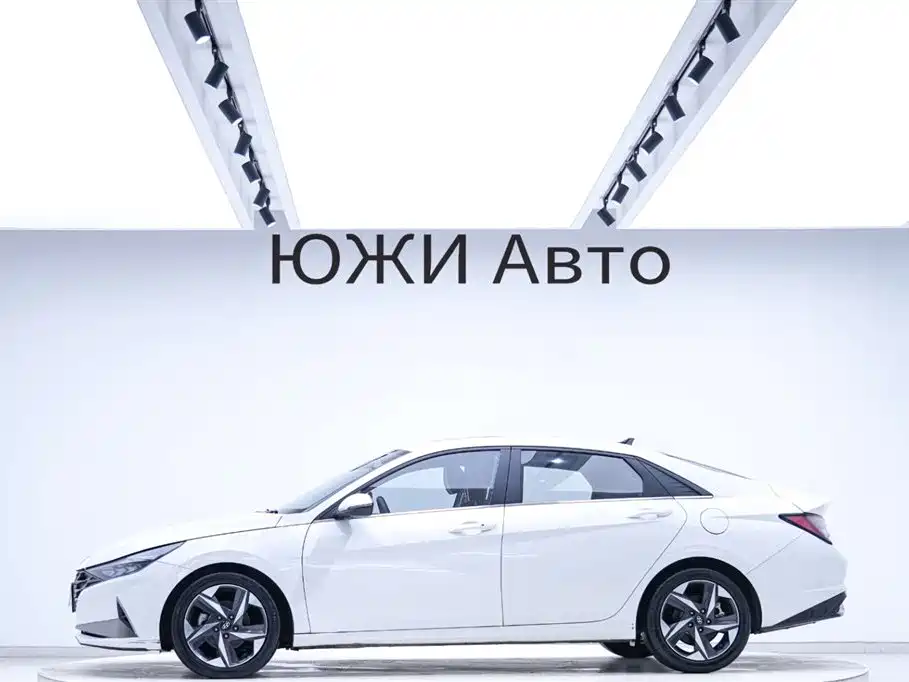 Hyundai Elantra 2023 — фото 5