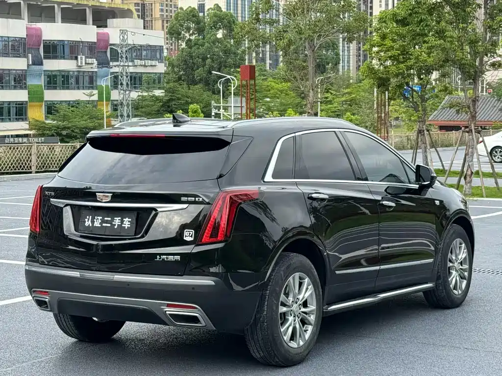 Cadillac XT5 2021 — фото 9