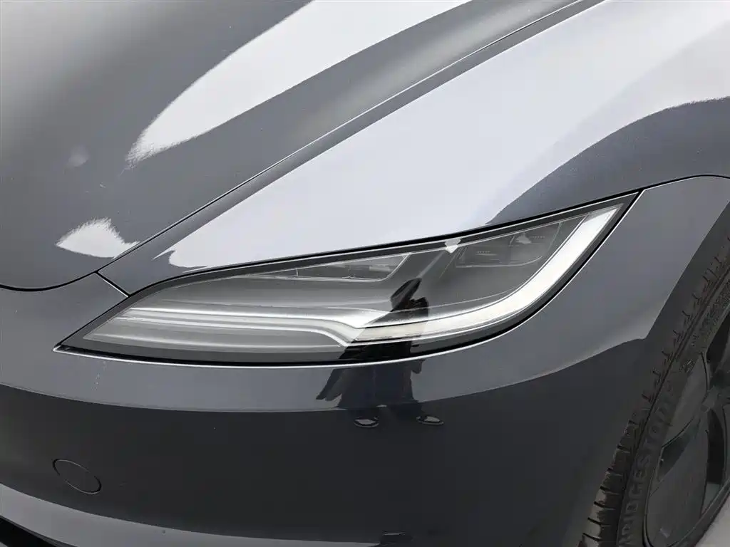 Tesla Model 3 2025 — фото 17