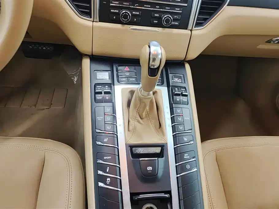 Porsche Macan 2016 — фото 16