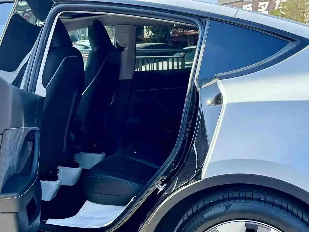 Tesla Model Y 2022 — фото 6