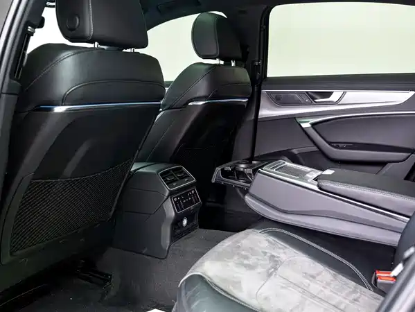 Audi A6L 2022