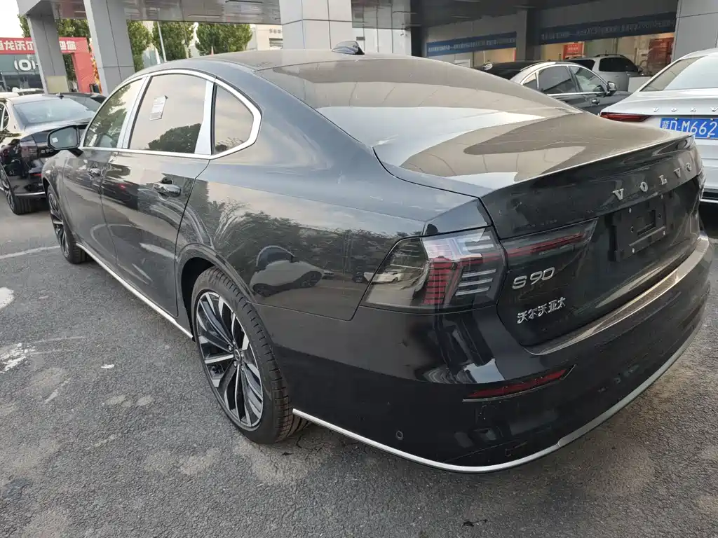 Volvo S90 2025 — фото 12
