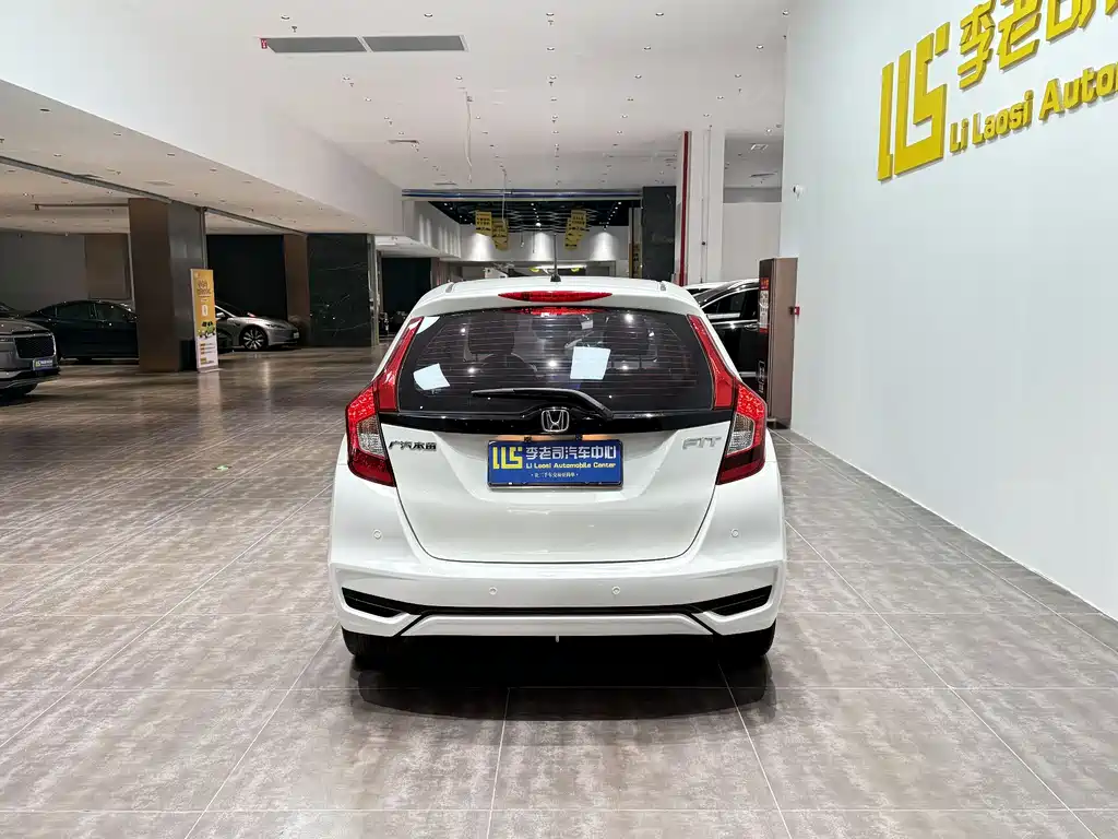Honda Fit 2018 — фото 9