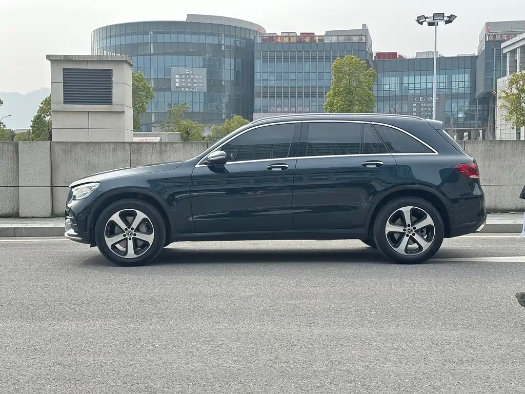 Mercedes-Benz GLC 2022 — фото 4