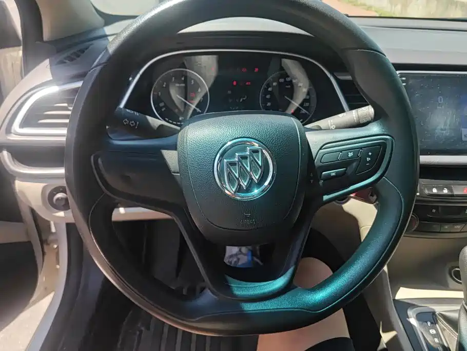 Buick Excelle 2017 — фото 15