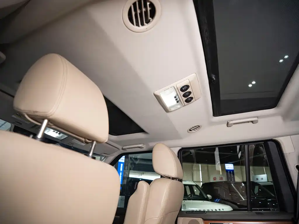 Land Rover Discovery 2016 — фото 10