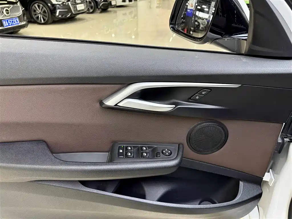 BMW 1 Series 2019 — фото 14