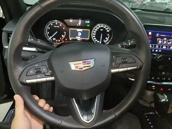 Cadillac CT4 2024