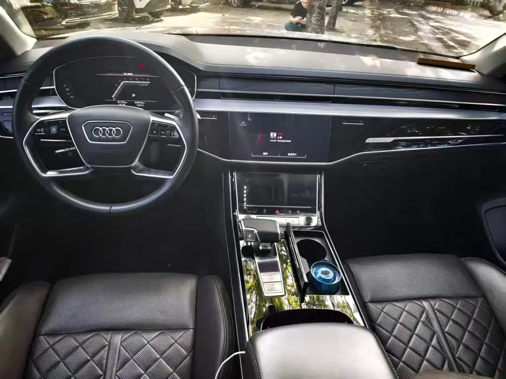 Audi A8 2021 — фото 3