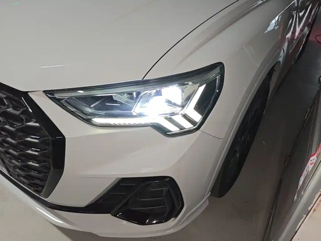 Audi Q3 Sportback 2023 — фото 24