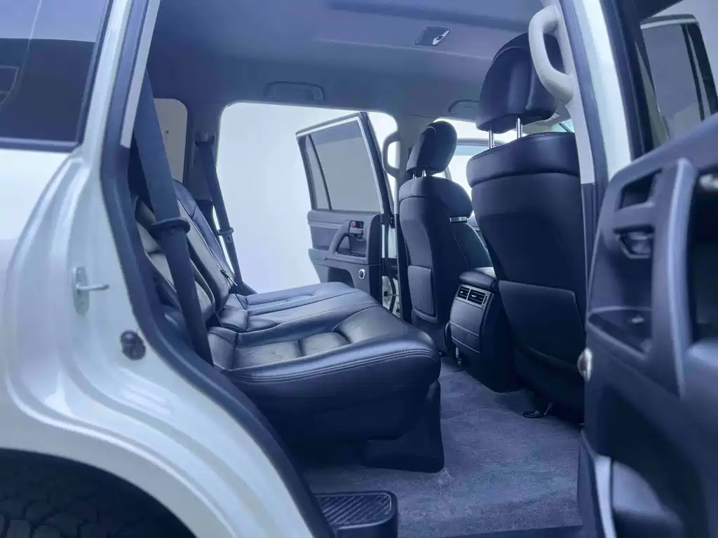 Toyota Land Cruiser 2017 — фото 16