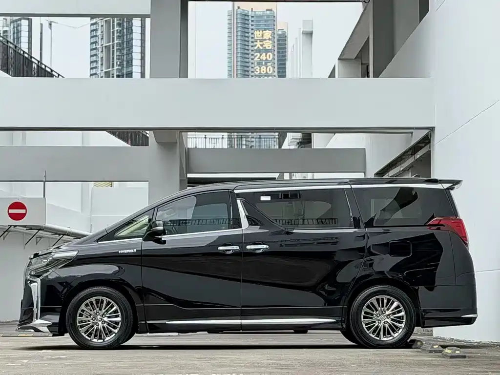 Toyota Alphard 2020 — фото 3