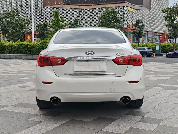 Infiniti Q50L 2015
