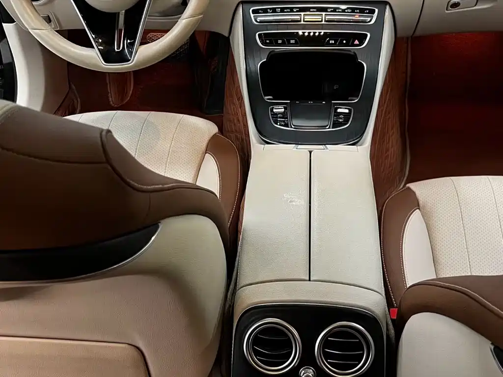 Mercedes-Benz E-Class 2022