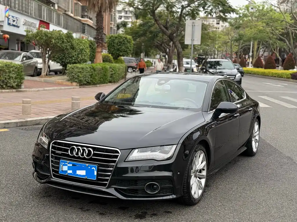Audi A7 2011 — фото 1