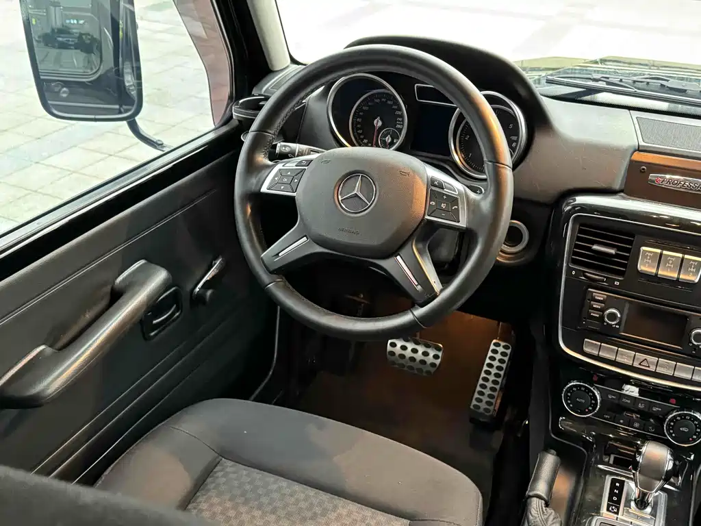 Mercedes-Benz G-Class 2018 — фото 14