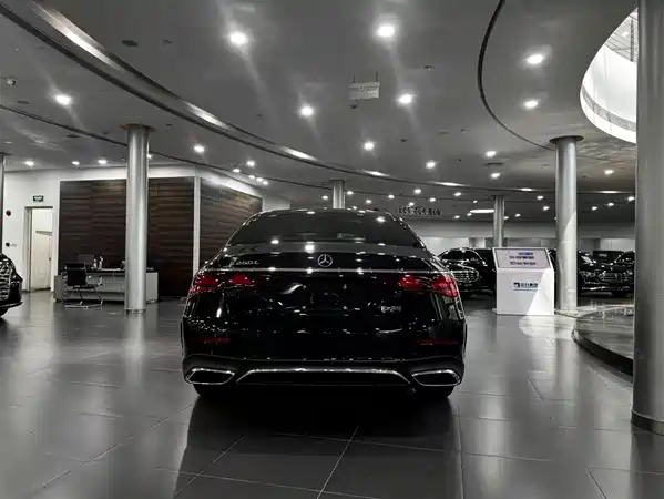 Mercedes-Benz E-Class 2024