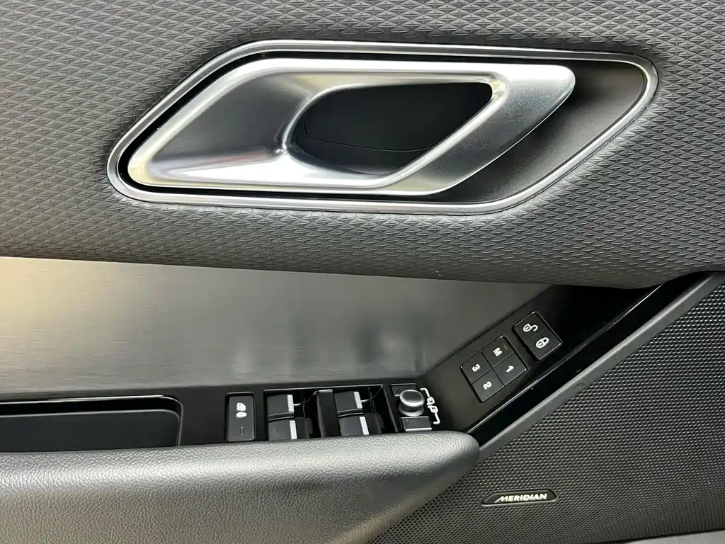 Land Rover Velar 2019 — фото 19