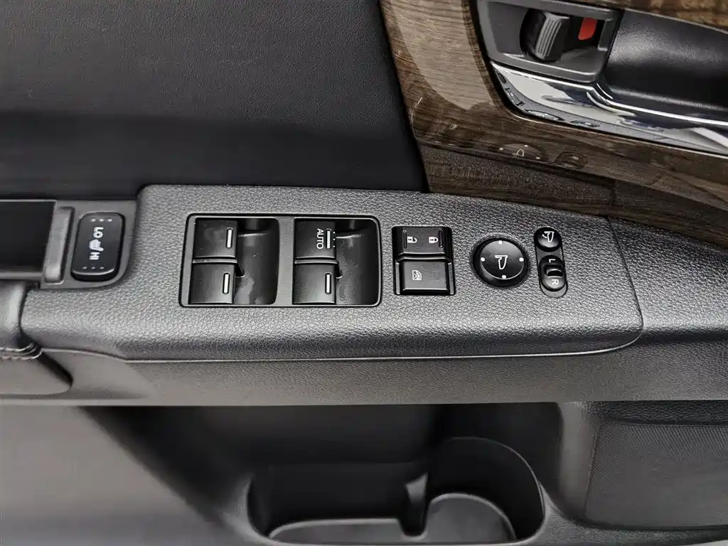 Honda Odyssey 2018 — фото 9