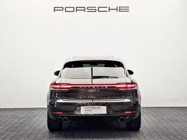 Porsche Macan 2021