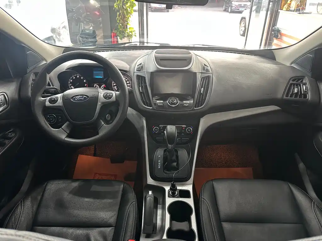 Ford Kuga 2015 — фото 10
